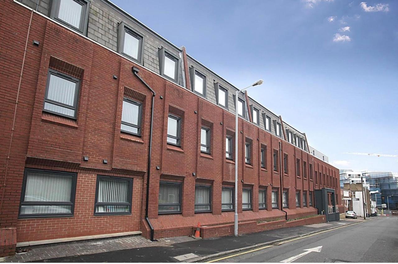 Mnitri Apartment Luton  Exterior foto